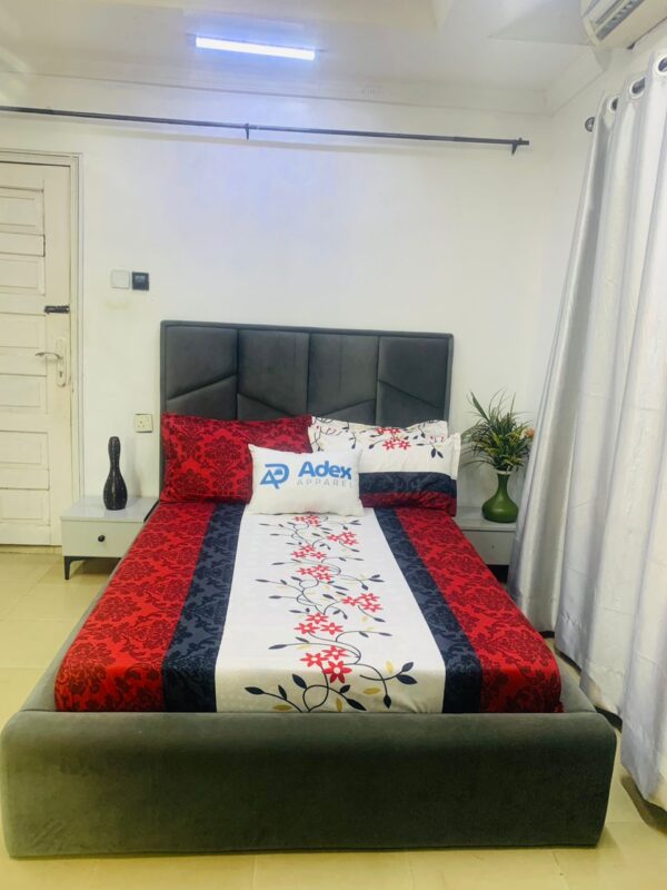 BRIGHT FLORAL DESIGN 4/6